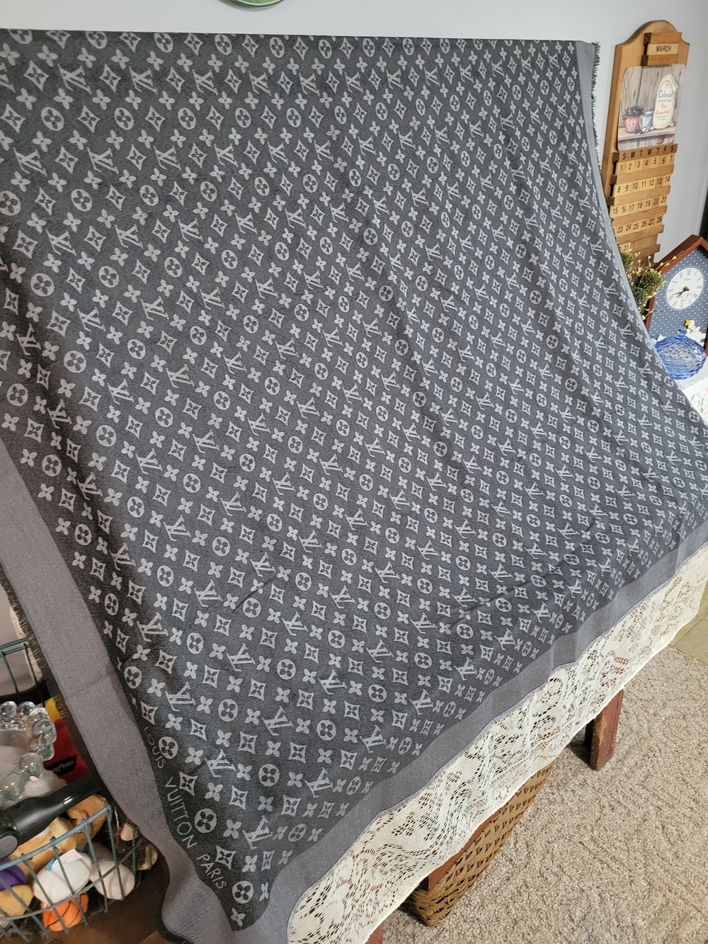 Louis Vuitton Monogram Shawl Scarf in Black and Gray - Picture 7 of 9